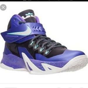 Nike Zoom Lebron Soldier VIII